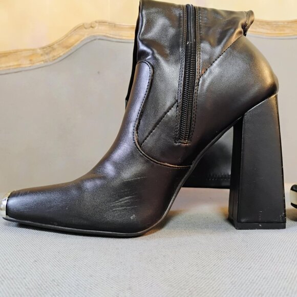 Sergio Todzi black vegan leather zip-up knee boots, size 38 - Picture 8 of 11